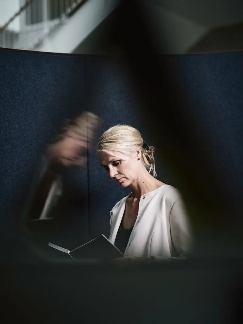Karina Bech Aagaard læser